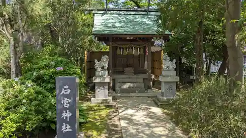 三社神社の末社