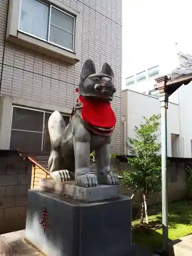 出世稲荷神社の狛犬