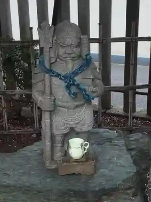 白幡八幡神社の像