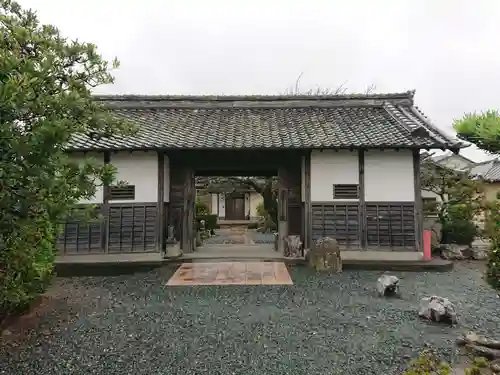 報恩寺の山門