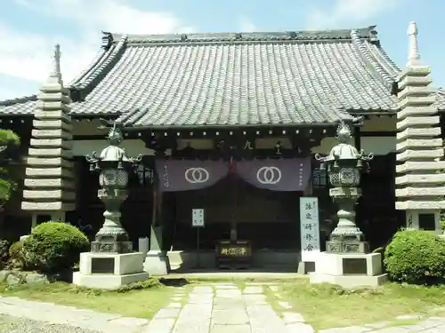 九品寺の本殿・本堂