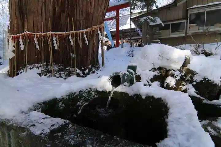 磐椅神社の手水舎