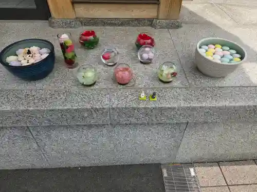 駒込妙義神社の{uncategorized: "未分類", other: "その他", undefined: "問題あり", building: "その他建物", grave: "お墓", sacred_gate: "鳥居", guardian: "狛犬", statue: "像", buddha: "仏像", history: "歴史", nature: "自然", garden: "庭園", animal: "動物", pagoda: "塔", temizu: "手水舎", mountain_gate: "山門・神門", sanctuary: "本殿・本堂", subordinate: "末社・摂社", art: "芸術", scenery: "景色", jizo: "地蔵", ema: "絵馬", goshuin: "御朱印", omikuji: "おみくじ", items: "授与品その他", amulet: "お守り", goshuincho: "御朱印帳", eats: "食事", festival: "お祭り", votive_dance: "神楽", shichigosan: "七五三参", wedding: "結婚式", experience: "体験その他", initially: "初詣", around: "周辺", anti_infection: "感染症対策"}