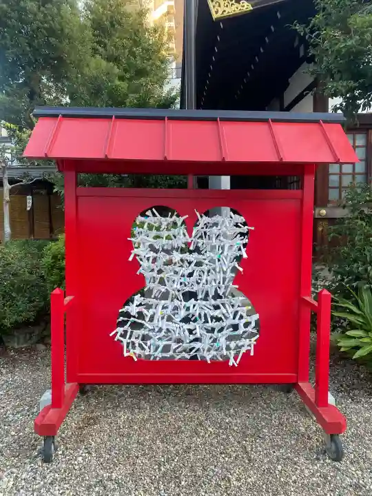 三輪神社の{uncategorized: "未分類", other: "その他", undefined: "問題あり", building: "その他建物", grave: "お墓", sacred_gate: "鳥居", guardian: "狛犬", statue: "像", buddha: "仏像", history: "歴史", nature: "自然", garden: "庭園", animal: "動物", pagoda: "塔", temizu: "手水舎", mountain_gate: "山門・神門", sanctuary: "本殿・本堂", subordinate: "末社・摂社", art: "芸術", scenery: "景色", jizo: "地蔵", ema: "絵馬", goshuin: "御朱印", omikuji: "おみくじ", items: "授与品その他", amulet: "お守り", goshuincho: "御朱印帳", eats: "食事", festival: "お祭り", votive_dance: "神楽", shichigosan: "七五三参", wedding: "結婚式", experience: "体験その他", initially: "初詣", around: "周辺", anti_infection: "感染症対策"}