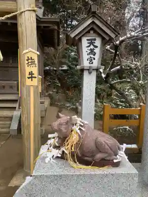 天満天神宮の{uncategorized: "未分類", other: "その他", undefined: "問題あり", building: "その他建物", grave: "お墓", sacred_gate: "鳥居", guardian: "狛犬", statue: "像", buddha: "仏像", history: "歴史", nature: "自然", garden: "庭園", animal: "動物", pagoda: "塔", temizu: "手水舎", mountain_gate: "山門・神門", sanctuary: "本殿・本堂", subordinate: "末社・摂社", art: "芸術", scenery: "景色", jizo: "地蔵", ema: "絵馬", goshuin: "御朱印", omikuji: "おみくじ", items: "授与品その他", amulet: "お守り", goshuincho: "御朱印帳", eats: "食事", festival: "お祭り", votive_dance: "神楽", shichigosan: "七五三参", wedding: "結婚式", experience: "体験その他", initially: "初詣", around: "周辺", anti_infection: "感染症対策"}