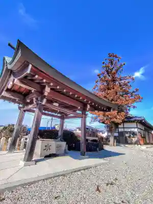 八幡神社（伊保町）の手水舎