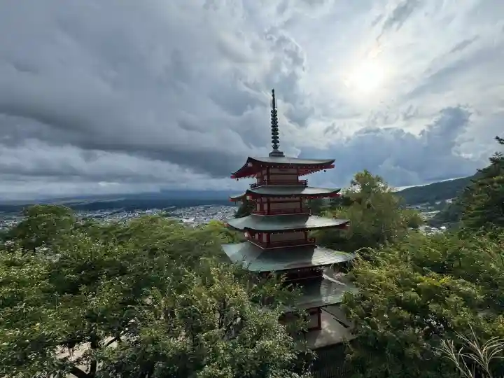 新倉富士浅間神社(山梨県)