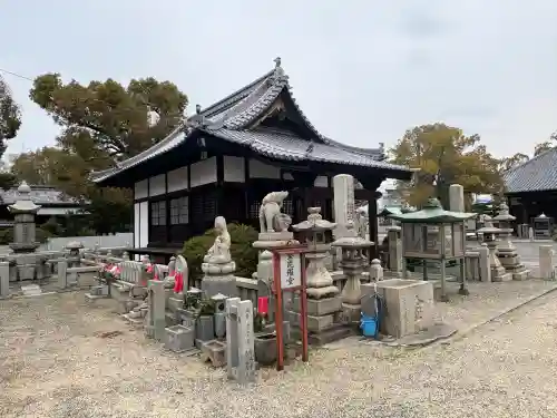 南光坊の{uncategorized: "未分類", other: "その他", undefined: "問題あり", building: "その他建物", grave: "お墓", sacred_gate: "鳥居", guardian: "狛犬", statue: "像", buddha: "仏像", history: "歴史", nature: "自然", garden: "庭園", animal: "動物", pagoda: "塔", temizu: "手水舎", mountain_gate: "山門・神門", sanctuary: "本殿・本堂", subordinate: "末社・摂社", art: "芸術", scenery: "景色", jizo: "地蔵", ema: "絵馬", goshuin: "御朱印", omikuji: "おみくじ", items: "授与品その他", amulet: "お守り", goshuincho: "御朱印帳", eats: "食事", festival: "お祭り", votive_dance: "神楽", shichigosan: "七五三参", wedding: "結婚式", experience: "体験その他", initially: "初詣", around: "周辺", anti_infection: "感染症対策"}