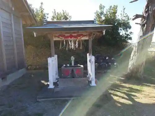 布良崎神社の手水舎