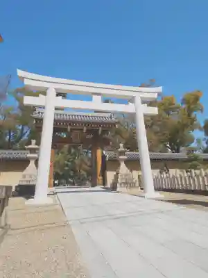 西宮神社の{uncategorized: "未分類", other: "その他", undefined: "問題あり", building: "その他建物", grave: "お墓", sacred_gate: "鳥居", guardian: "狛犬", statue: "像", buddha: "仏像", history: "歴史", nature: "自然", garden: "庭園", animal: "動物", pagoda: "塔", temizu: "手水舎", mountain_gate: "山門・神門", sanctuary: "本殿・本堂", subordinate: "末社・摂社", art: "芸術", scenery: "景色", jizo: "地蔵", ema: "絵馬", goshuin: "御朱印", omikuji: "おみくじ", items: "授与品その他", amulet: "お守り", goshuincho: "御朱印帳", eats: "食事", festival: "お祭り", votive_dance: "神楽", shichigosan: "七五三参", wedding: "結婚式", experience: "体験その他", initially: "初詣", around: "周辺", anti_infection: "感染症対策"}