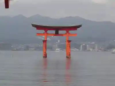厳島神社の鳥居