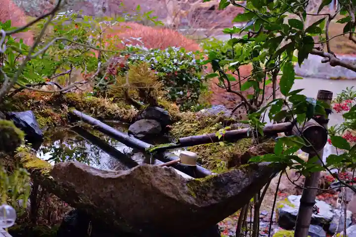 毘沙門堂門跡の手水舎