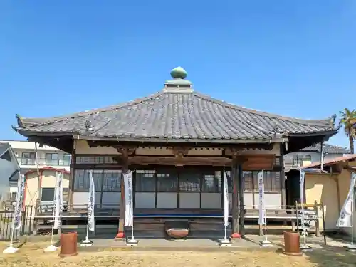 金剛寺の{uncategorized: "未分類", other: "その他", undefined: "問題あり", building: "その他建物", grave: "お墓", sacred_gate: "鳥居", guardian: "狛犬", statue: "像", buddha: "仏像", history: "歴史", nature: "自然", garden: "庭園", animal: "動物", pagoda: "塔", temizu: "手水舎", mountain_gate: "山門・神門", sanctuary: "本殿・本堂", subordinate: "末社・摂社", art: "芸術", scenery: "景色", jizo: "地蔵", ema: "絵馬", goshuin: "御朱印", omikuji: "おみくじ", items: "授与品その他", amulet: "お守り", goshuincho: "御朱印帳", eats: "食事", festival: "お祭り", votive_dance: "神楽", shichigosan: "七五三参", wedding: "結婚式", experience: "体験その他", initially: "初詣", around: "周辺", anti_infection: "感染症対策"}