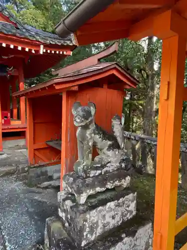 萩尾稲荷神社の狛犬