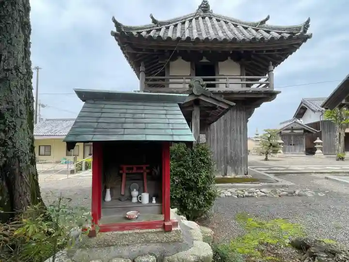 地安寺の{uncategorized: "未分類", other: "その他", undefined: "問題あり", building: "その他建物", grave: "お墓", sacred_gate: "鳥居", guardian: "狛犬", statue: "像", buddha: "仏像", history: "歴史", nature: "自然", garden: "庭園", animal: "動物", pagoda: "塔", temizu: "手水舎", mountain_gate: "山門・神門", sanctuary: "本殿・本堂", subordinate: "末社・摂社", art: "芸術", scenery: "景色", jizo: "地蔵", ema: "絵馬", goshuin: "御朱印", omikuji: "おみくじ", items: "授与品その他", amulet: "お守り", goshuincho: "御朱印帳", eats: "食事", festival: "お祭り", votive_dance: "神楽", shichigosan: "七五三参", wedding: "結婚式", experience: "体験その他", initially: "初詣", around: "周辺", anti_infection: "感染症対策"}