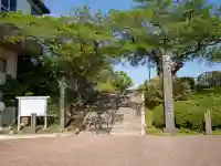 鹿島御児神社の{uncategorized: "未分類", other: "その他", undefined: "問題あり", building: "その他建物", grave: "お墓", sacred_gate: "鳥居", guardian: "狛犬", statue: "像", buddha: "仏像", history: "歴史", nature: "自然", garden: "庭園", animal: "動物", pagoda: "塔", temizu: "手水舎", mountain_gate: "山門・神門", sanctuary: "本殿・本堂", subordinate: "末社・摂社", art: "芸術", scenery: "景色", jizo: "地蔵", ema: "絵馬", goshuin: "御朱印", omikuji: "おみくじ", items: "授与品その他", amulet: "お守り", goshuincho: "御朱印帳", eats: "食事", festival: "お祭り", votive_dance: "神楽", shichigosan: "七五三参", wedding: "結婚式", experience: "体験その他", initially: "初詣", around: "周辺", anti_infection: "感染症対策"}