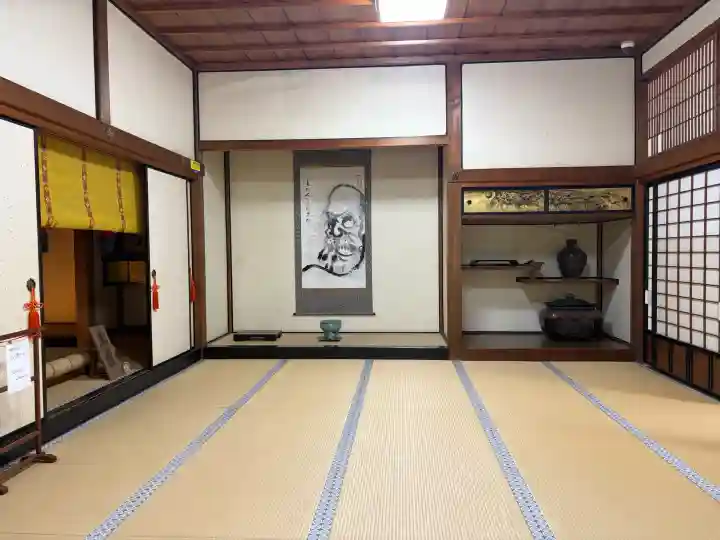 清見寺の{uncategorized: "未分類", other: "その他", undefined: "問題あり", building: "その他建物", grave: "お墓", sacred_gate: "鳥居", guardian: "狛犬", statue: "像", buddha: "仏像", history: "歴史", nature: "自然", garden: "庭園", animal: "動物", pagoda: "塔", temizu: "手水舎", mountain_gate: "山門・神門", sanctuary: "本殿・本堂", subordinate: "末社・摂社", art: "芸術", scenery: "景色", jizo: "地蔵", ema: "絵馬", goshuin: "御朱印", omikuji: "おみくじ", items: "授与品その他", amulet: "お守り", goshuincho: "御朱印帳", eats: "食事", festival: "お祭り", votive_dance: "神楽", shichigosan: "七五三参", wedding: "結婚式", experience: "体験その他", initially: "初詣", around: "周辺", anti_infection: "感染症対策"}