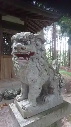 小山神社の狛犬