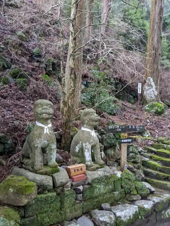 鳳来寺山奥の院(愛知県)