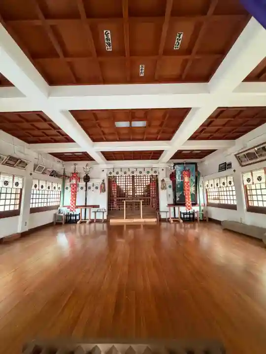 織幡神社の{uncategorized: "未分類", other: "その他", undefined: "問題あり", building: "その他建物", grave: "お墓", sacred_gate: "鳥居", guardian: "狛犬", statue: "像", buddha: "仏像", history: "歴史", nature: "自然", garden: "庭園", animal: "動物", pagoda: "塔", temizu: "手水舎", mountain_gate: "山門・神門", sanctuary: "本殿・本堂", subordinate: "末社・摂社", art: "芸術", scenery: "景色", jizo: "地蔵", ema: "絵馬", goshuin: "御朱印", omikuji: "おみくじ", items: "授与品その他", amulet: "お守り", goshuincho: "御朱印帳", eats: "食事", festival: "お祭り", votive_dance: "神楽", shichigosan: "七五三参", wedding: "結婚式", experience: "体験その他", initially: "初詣", around: "周辺", anti_infection: "感染症対策"}