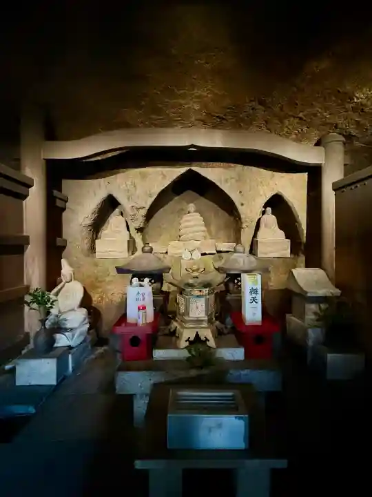 妙圓寺の{uncategorized: "未分類", other: "その他", undefined: "問題あり", building: "その他建物", grave: "お墓", sacred_gate: "鳥居", guardian: "狛犬", statue: "像", buddha: "仏像", history: "歴史", nature: "自然", garden: "庭園", animal: "動物", pagoda: "塔", temizu: "手水舎", mountain_gate: "山門・神門", sanctuary: "本殿・本堂", subordinate: "末社・摂社", art: "芸術", scenery: "景色", jizo: "地蔵", ema: "絵馬", goshuin: "御朱印", omikuji: "おみくじ", items: "授与品その他", amulet: "お守り", goshuincho: "御朱印帳", eats: "食事", festival: "お祭り", votive_dance: "神楽", shichigosan: "七五三参", wedding: "結婚式", experience: "体験その他", initially: "初詣", around: "周辺", anti_infection: "感染症対策"}
