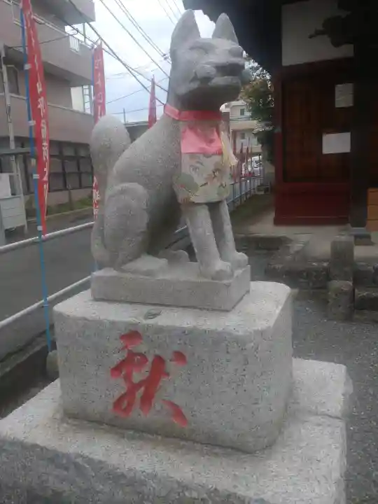 谷口山野稲荷神社の{uncategorized: "未分類", other: "その他", undefined: "問題あり", building: "その他建物", grave: "お墓", sacred_gate: "鳥居", guardian: "狛犬", statue: "像", buddha: "仏像", history: "歴史", nature: "自然", garden: "庭園", animal: "動物", pagoda: "塔", temizu: "手水舎", mountain_gate: "山門・神門", sanctuary: "本殿・本堂", subordinate: "末社・摂社", art: "芸術", scenery: "景色", jizo: "地蔵", ema: "絵馬", goshuin: "御朱印", omikuji: "おみくじ", items: "授与品その他", amulet: "お守り", goshuincho: "御朱印帳", eats: "食事", festival: "お祭り", votive_dance: "神楽", shichigosan: "七五三参", wedding: "結婚式", experience: "体験その他", initially: "初詣", around: "周辺", anti_infection: "感染症対策"}