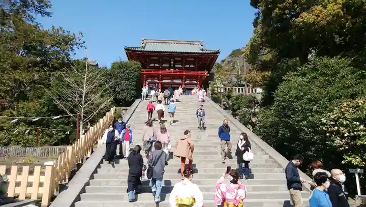 鶴岡八幡宮の山門・神門