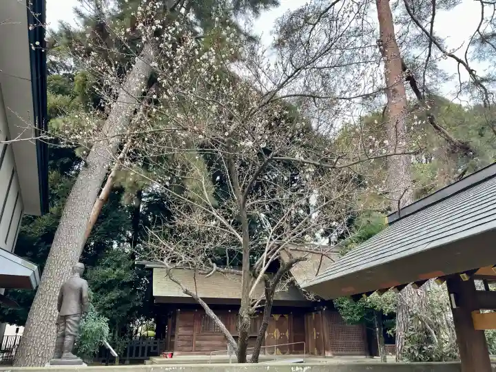 埼玉縣護國神社の{uncategorized: "未分類", other: "その他", undefined: "問題あり", building: "その他建物", grave: "お墓", sacred_gate: "鳥居", guardian: "狛犬", statue: "像", buddha: "仏像", history: "歴史", nature: "自然", garden: "庭園", animal: "動物", pagoda: "塔", temizu: "手水舎", mountain_gate: "山門・神門", sanctuary: "本殿・本堂", subordinate: "末社・摂社", art: "芸術", scenery: "景色", jizo: "地蔵", ema: "絵馬", goshuin: "御朱印", omikuji: "おみくじ", items: "授与品その他", amulet: "お守り", goshuincho: "御朱印帳", eats: "食事", festival: "お祭り", votive_dance: "神楽", shichigosan: "七五三参", wedding: "結婚式", experience: "体験その他", initially: "初詣", around: "周辺", anti_infection: "感染症対策"}
