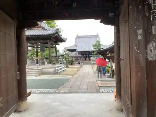 西林寺の山門・神門