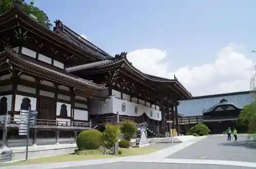 久遠寺の本殿・本堂