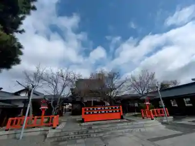 車折神社の{uncategorized: "未分類", other: "その他", undefined: "問題あり", building: "その他建物", grave: "お墓", sacred_gate: "鳥居", guardian: "狛犬", statue: "像", buddha: "仏像", history: "歴史", nature: "自然", garden: "庭園", animal: "動物", pagoda: "塔", temizu: "手水舎", mountain_gate: "山門・神門", sanctuary: "本殿・本堂", subordinate: "末社・摂社", art: "芸術", scenery: "景色", jizo: "地蔵", ema: "絵馬", goshuin: "御朱印", omikuji: "おみくじ", items: "授与品その他", amulet: "お守り", goshuincho: "御朱印帳", eats: "食事", festival: "お祭り", votive_dance: "神楽", shichigosan: "七五三参", wedding: "結婚式", experience: "体験その他", initially: "初詣", around: "周辺", anti_infection: "感染症対策"}