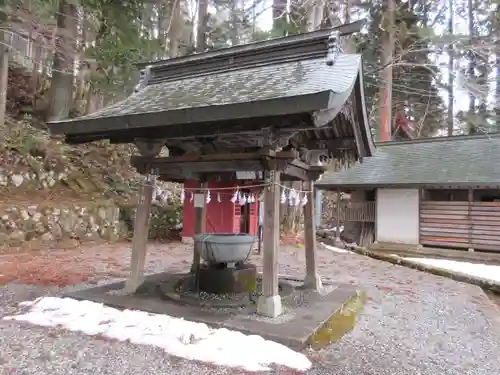 戸隠神社中社の手水舎