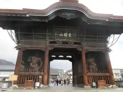 善光寺の山門・神門