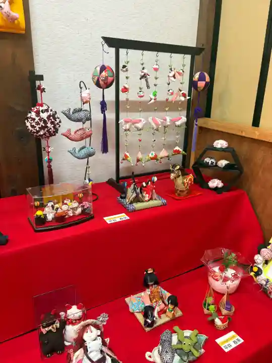 宿縁寺の{uncategorized: "未分類", other: "その他", undefined: "問題あり", building: "その他建物", grave: "お墓", sacred_gate: "鳥居", guardian: "狛犬", statue: "像", buddha: "仏像", history: "歴史", nature: "自然", garden: "庭園", animal: "動物", pagoda: "塔", temizu: "手水舎", mountain_gate: "山門・神門", sanctuary: "本殿・本堂", subordinate: "末社・摂社", art: "芸術", scenery: "景色", jizo: "地蔵", ema: "絵馬", goshuin: "御朱印", omikuji: "おみくじ", items: "授与品その他", amulet: "お守り", goshuincho: "御朱印帳", eats: "食事", festival: "お祭り", votive_dance: "神楽", shichigosan: "七五三参", wedding: "結婚式", experience: "体験その他", initially: "初詣", around: "周辺", anti_infection: "感染症対策"}