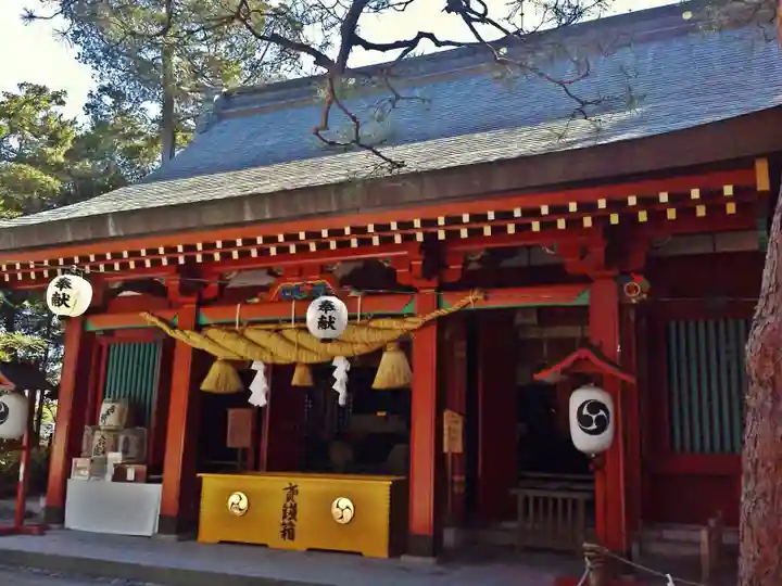 生島足島神社の本殿・本堂