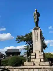 吉備津神社の像