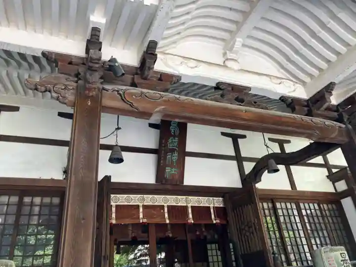 鳥越神社の本殿・本堂