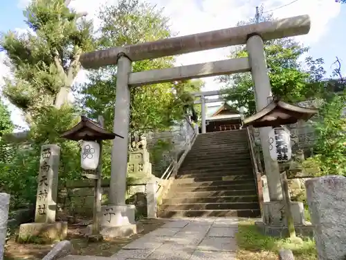 西向天神社の鳥居