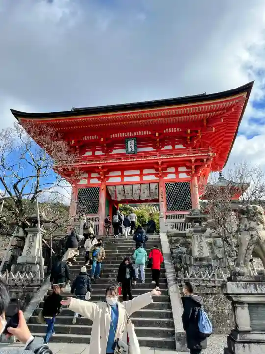 清水寺の{uncategorized: "未分類", other: "その他", undefined: "問題あり", building: "その他建物", grave: "お墓", sacred_gate: "鳥居", guardian: "狛犬", statue: "像", buddha: "仏像", history: "歴史", nature: "自然", garden: "庭園", animal: "動物", pagoda: "塔", temizu: "手水舎", mountain_gate: "山門・神門", sanctuary: "本殿・本堂", subordinate: "末社・摂社", art: "芸術", scenery: "景色", jizo: "地蔵", ema: "絵馬", goshuin: "御朱印", omikuji: "おみくじ", items: "授与品その他", amulet: "お守り", goshuincho: "御朱印帳", eats: "食事", festival: "お祭り", votive_dance: "神楽", shichigosan: "七五三参", wedding: "結婚式", experience: "体験その他", initially: "初詣", around: "周辺", anti_infection: "感染症対策"}