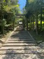 向日神社の{uncategorized: "未分類", other: "その他", undefined: "問題あり", building: "その他建物", grave: "お墓", sacred_gate: "鳥居", guardian: "狛犬", statue: "像", buddha: "仏像", history: "歴史", nature: "自然", garden: "庭園", animal: "動物", pagoda: "塔", temizu: "手水舎", mountain_gate: "山門・神門", sanctuary: "本殿・本堂", subordinate: "末社・摂社", art: "芸術", scenery: "景色", jizo: "地蔵", ema: "絵馬", goshuin: "御朱印", omikuji: "おみくじ", items: "授与品その他", amulet: "お守り", goshuincho: "御朱印帳", eats: "食事", festival: "お祭り", votive_dance: "神楽", shichigosan: "七五三参", wedding: "結婚式", experience: "体験その他", initially: "初詣", around: "周辺", anti_infection: "感染症対策"}