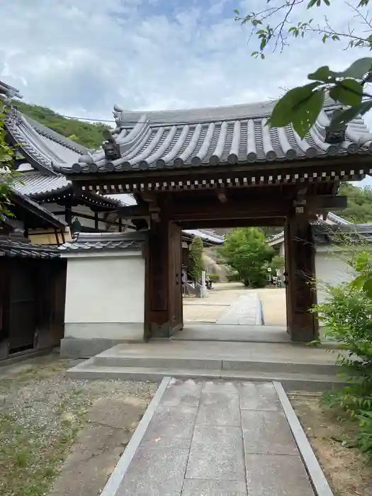 海龍寺の山門