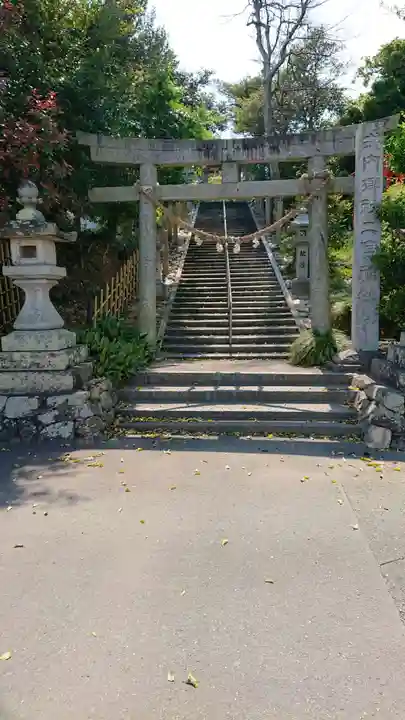 二宮神社の鳥居