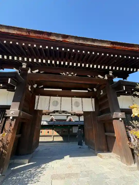 賀茂御祖神社(下鴨神社)の{uncategorized: "未分類", other: "その他", undefined: "問題あり", building: "その他建物", grave: "お墓", sacred_gate: "鳥居", guardian: "狛犬", statue: "像", buddha: "仏像", history: "歴史", nature: "自然", garden: "庭園", animal: "動物", pagoda: "塔", temizu: "手水舎", mountain_gate: "山門・神門", sanctuary: "本殿・本堂", subordinate: "末社・摂社", art: "芸術", scenery: "景色", jizo: "地蔵", ema: "絵馬", goshuin: "御朱印", omikuji: "おみくじ", items: "授与品その他", amulet: "お守り", goshuincho: "御朱印帳", eats: "食事", festival: "お祭り", votive_dance: "神楽", shichigosan: "七五三参", wedding: "結婚式", experience: "体験その他", initially: "初詣", around: "周辺", anti_infection: "感染症対策"}