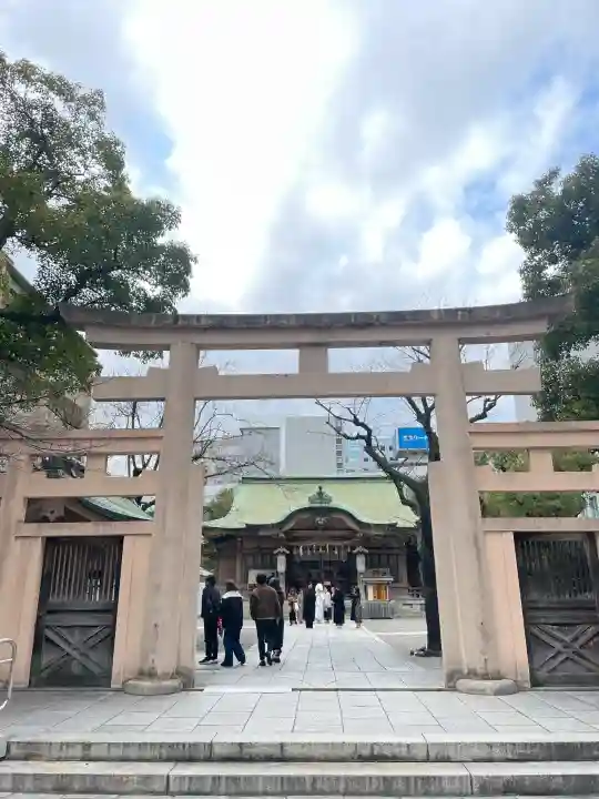 坐摩神社の{uncategorized: "未分類", other: "その他", undefined: "問題あり", building: "その他建物", grave: "お墓", sacred_gate: "鳥居", guardian: "狛犬", statue: "像", buddha: "仏像", history: "歴史", nature: "自然", garden: "庭園", animal: "動物", pagoda: "塔", temizu: "手水舎", mountain_gate: "山門・神門", sanctuary: "本殿・本堂", subordinate: "末社・摂社", art: "芸術", scenery: "景色", jizo: "地蔵", ema: "絵馬", goshuin: "御朱印", omikuji: "おみくじ", items: "授与品その他", amulet: "お守り", goshuincho: "御朱印帳", eats: "食事", festival: "お祭り", votive_dance: "神楽", shichigosan: "七五三参", wedding: "結婚式", experience: "体験その他", initially: "初詣", around: "周辺", anti_infection: "感染症対策"}