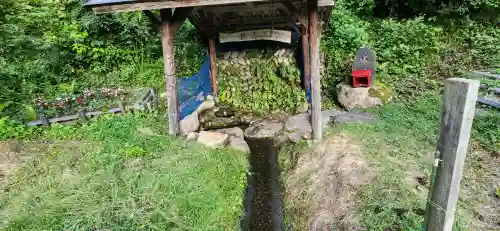 金山峠不動堂の周辺