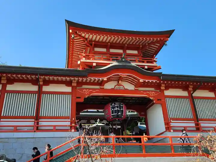 門戸厄神東光寺の山門・神門