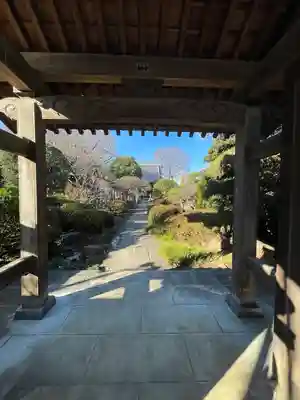 船橋不動尊　寳性寺の山門・神門