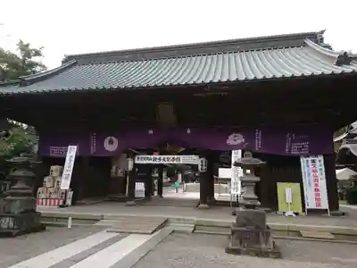 妻沼聖天山歓喜院の山門・神門