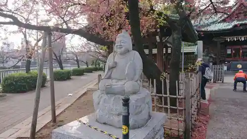 荏原神社の像