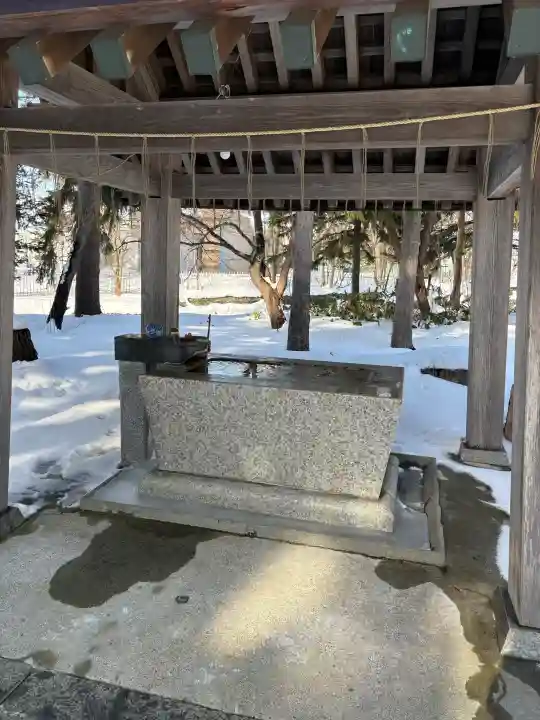 栗沢神社の{uncategorized: "未分類", other: "その他", undefined: "問題あり", building: "その他建物", grave: "お墓", sacred_gate: "鳥居", guardian: "狛犬", statue: "像", buddha: "仏像", history: "歴史", nature: "自然", garden: "庭園", animal: "動物", pagoda: "塔", temizu: "手水舎", mountain_gate: "山門・神門", sanctuary: "本殿・本堂", subordinate: "末社・摂社", art: "芸術", scenery: "景色", jizo: "地蔵", ema: "絵馬", goshuin: "御朱印", omikuji: "おみくじ", items: "授与品その他", amulet: "お守り", goshuincho: "御朱印帳", eats: "食事", festival: "お祭り", votive_dance: "神楽", shichigosan: "七五三参", wedding: "結婚式", experience: "体験その他", initially: "初詣", around: "周辺", anti_infection: "感染症対策"}